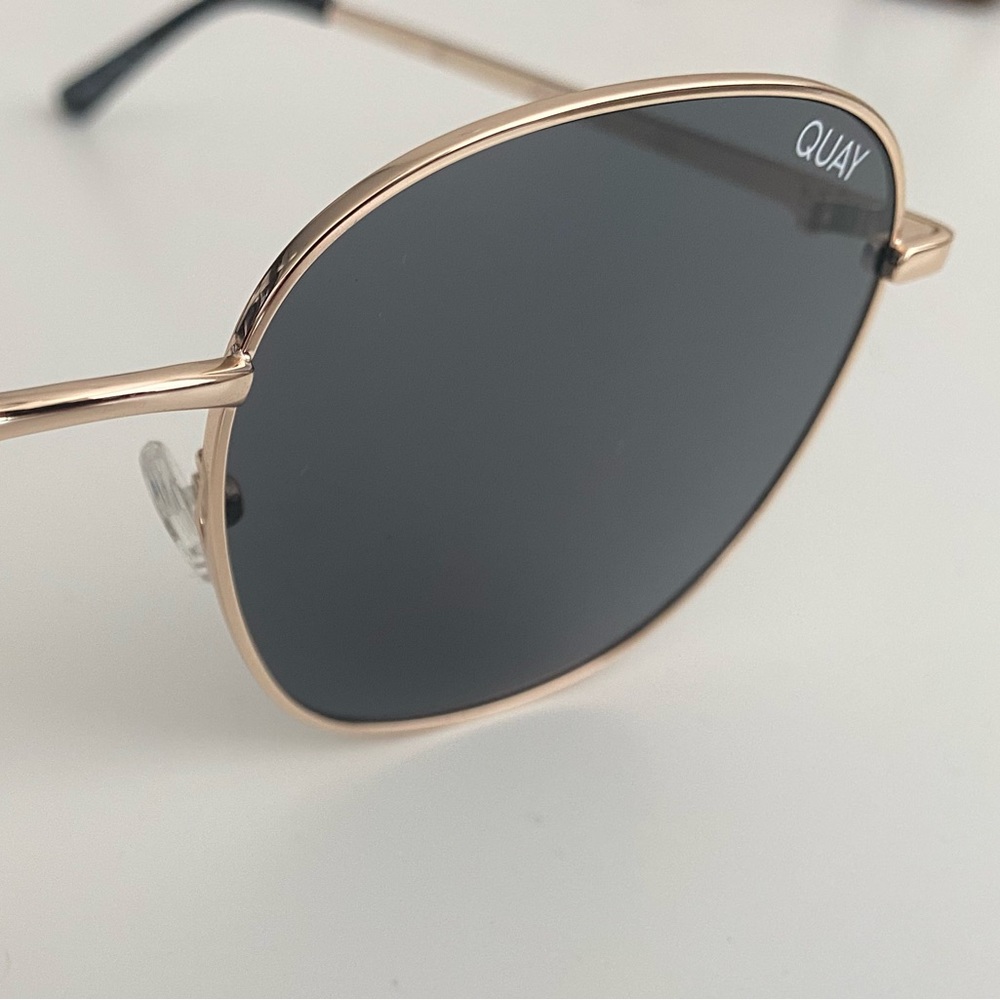 Quay Australia Jezabell 126 Round Sunglasses Gold/Smoke/Lens Cat .3 NWOT - Picture 6 of 10